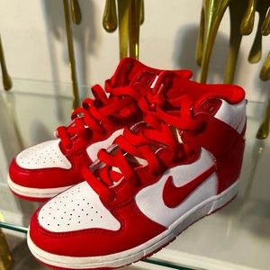 Nike dunks red & white